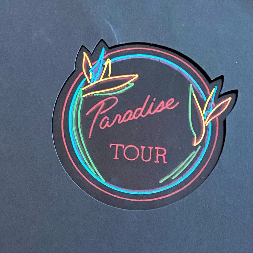 Barry Manilow Paradise Tour Program - Picture 2 of 4